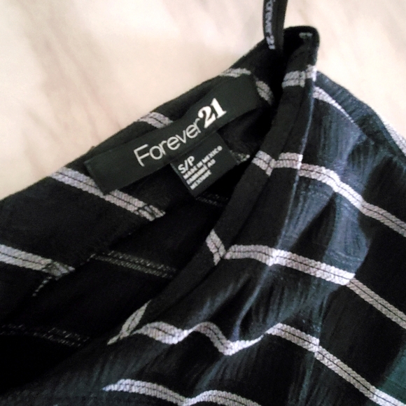 Striped black mini dress. Open back. Wide arms. Size small. - Picture 6 of 6